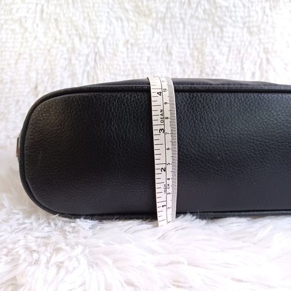 Tommy Hilfiger Purse/Bag - Picture 4 of 16